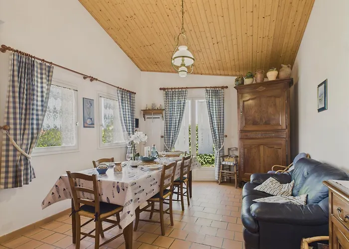 Casa de Férias Maison Proche De La Avec Jardin Pour 4 *