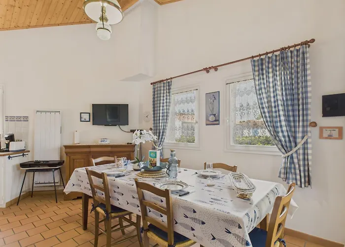 Maison Proche De La Avec Jardin Pour 4